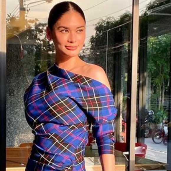 Zara woman asymmetric top- Medium - Picture 9 of 13